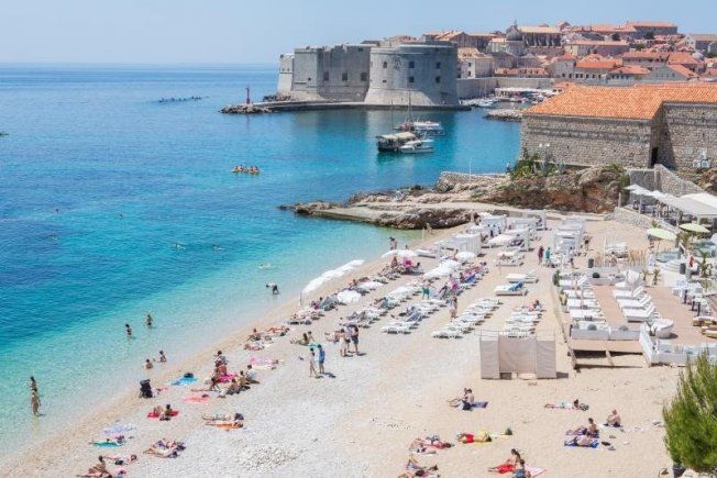 Voyage sur-mesure, Plage de banje