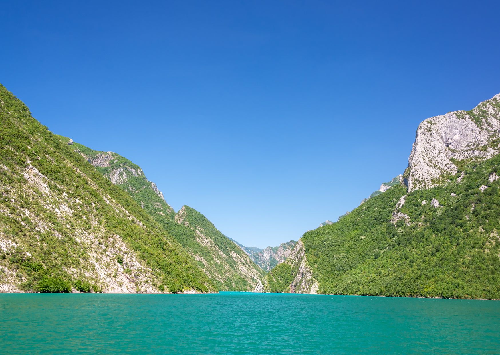 Voyage sur-mesure, Cap sur le lac Koman