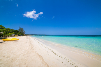 Voyage sur-mesure, De Treasure Beach à Negril, entre plages et culture rasta