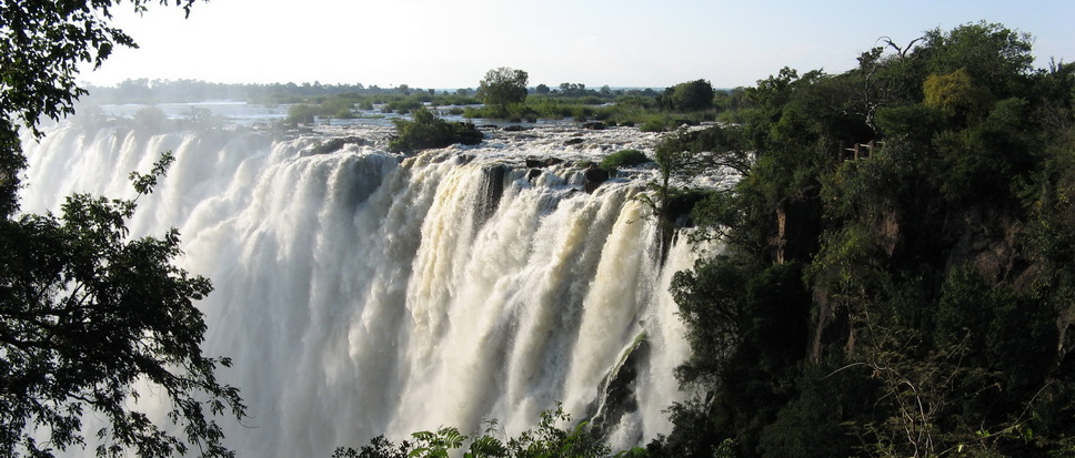 Voyage sur-mesure, Safari à travers le parc de  Chobe, du Sud Luangwa et les chutes Victoria