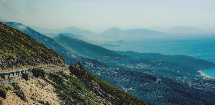 Voyage sur-mesure, En voiture à travers l'Albanie