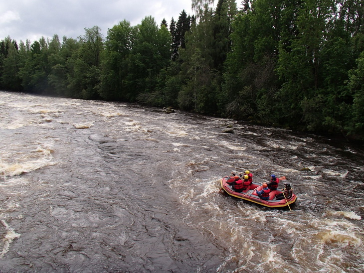 Voyage sur-mesure, Autotour à travers les grands lacs de Finlande sous le soleil de minuit