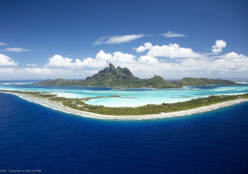 P2_08_BORA BORA_Bora Bora (2) © Grégoire Le Bacon Tahiti Nui Helicopters